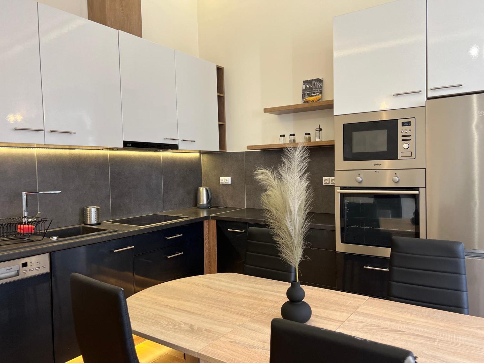P9 By Small Home Budapest Bagian luar foto