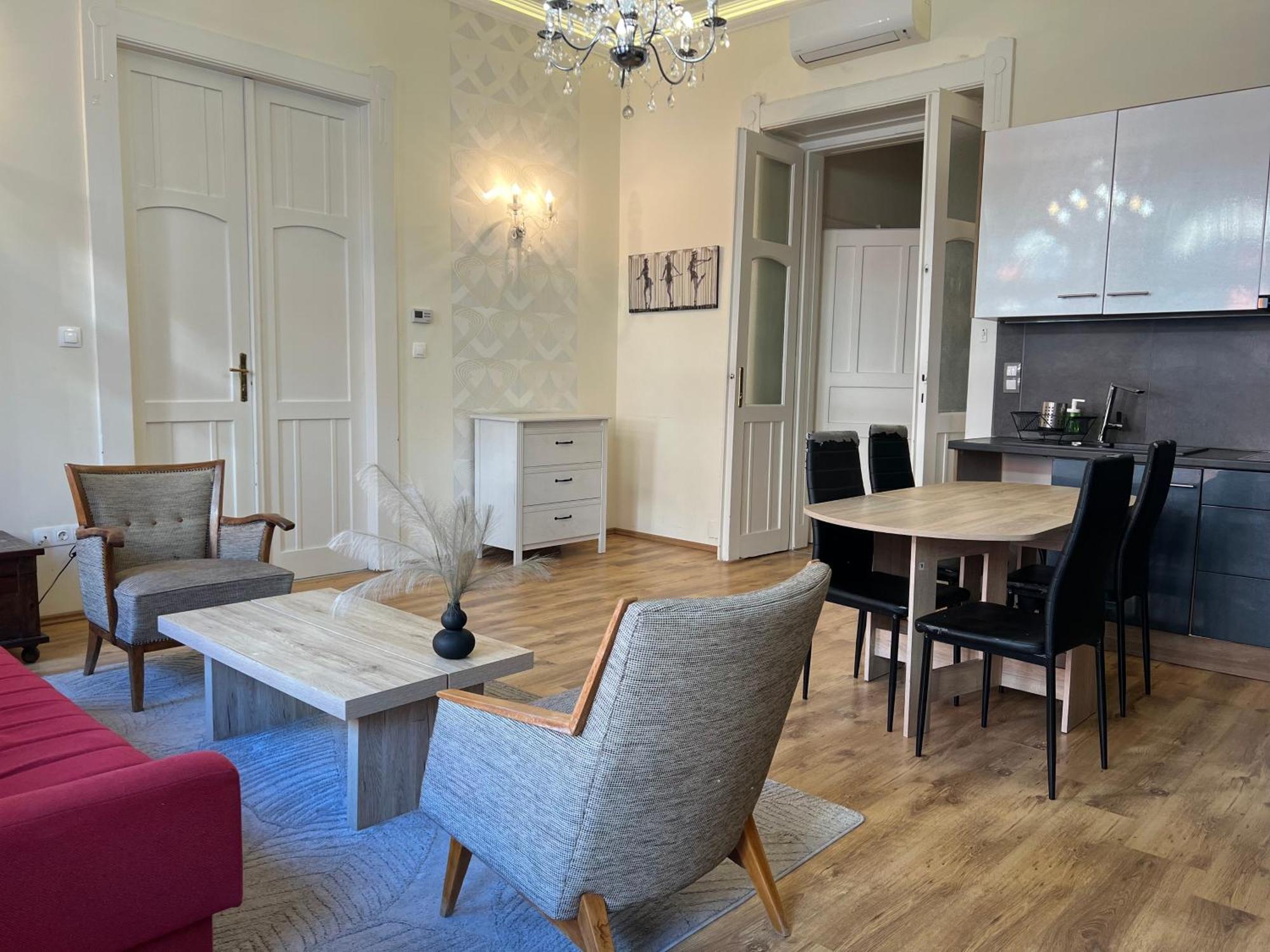 P9 By Small Home Budapest Bagian luar foto