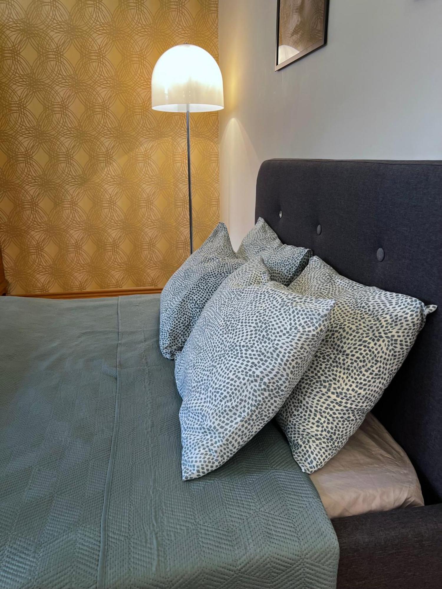 P9 By Small Home Budapest Bagian luar foto