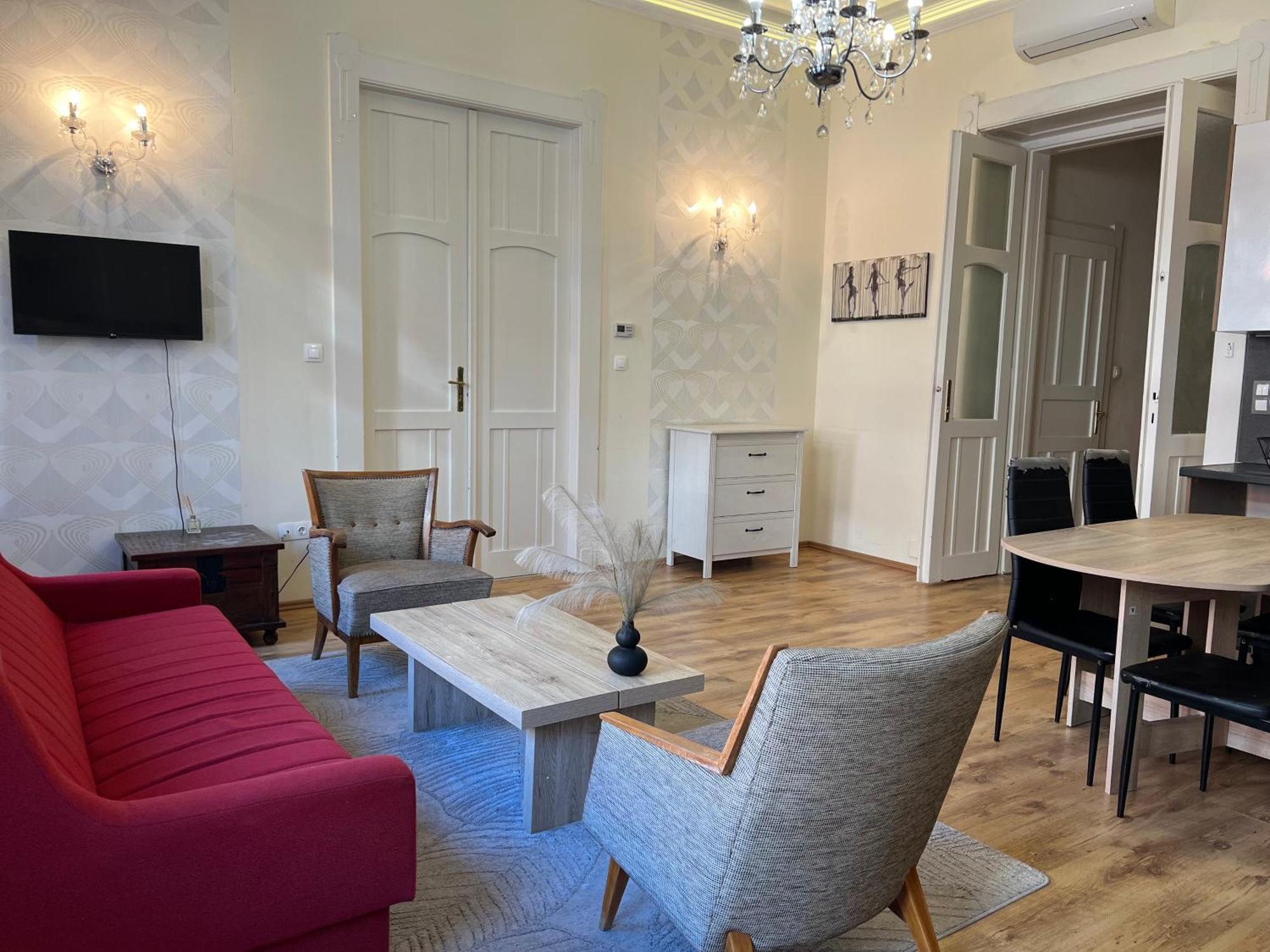P9 By Small Home Budapest Bagian luar foto