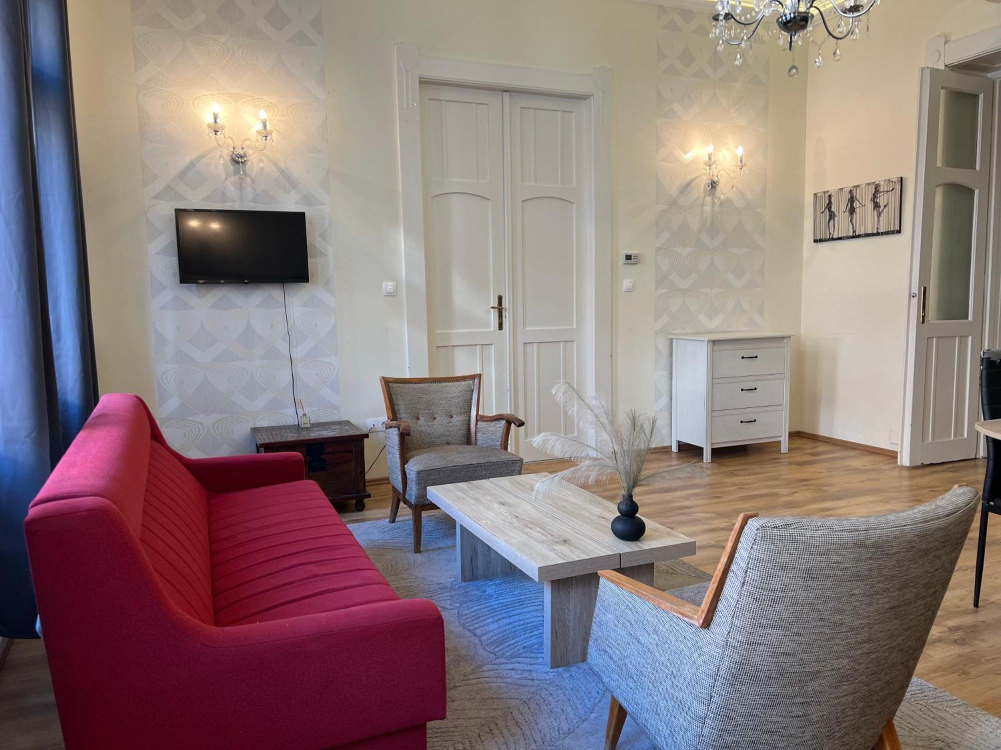 P9 By Small Home Budapest Bagian luar foto