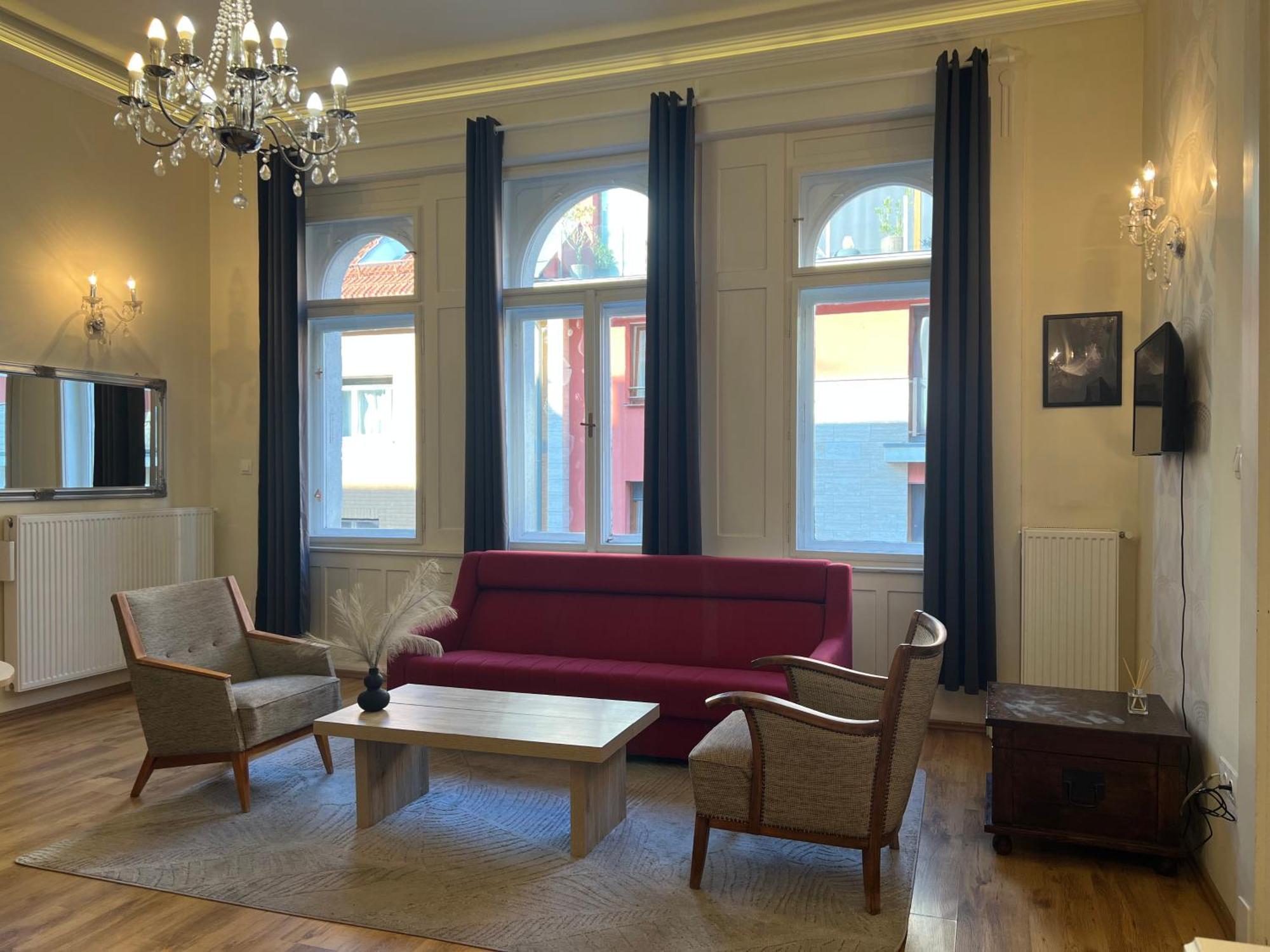 P9 By Small Home Budapest Bagian luar foto