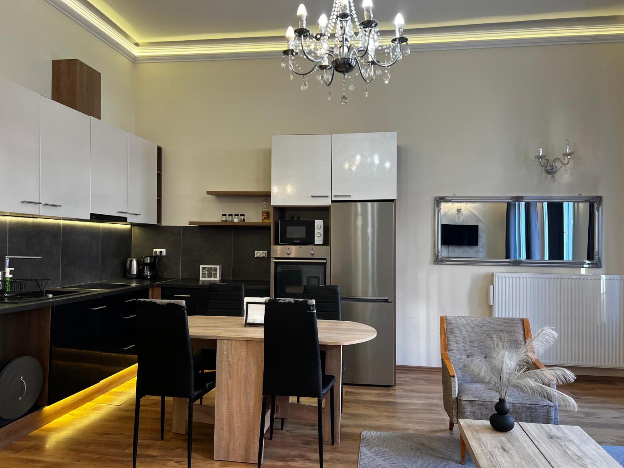 P9 By Small Home Budapest Bagian luar foto